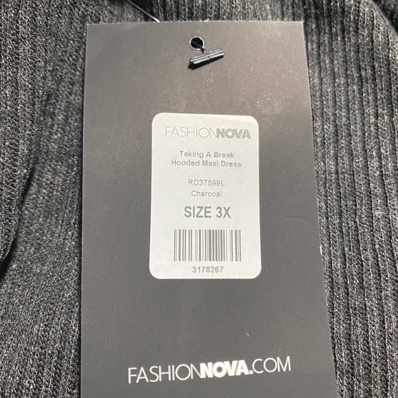 Hooded maxi dress - Picture 3 of 3